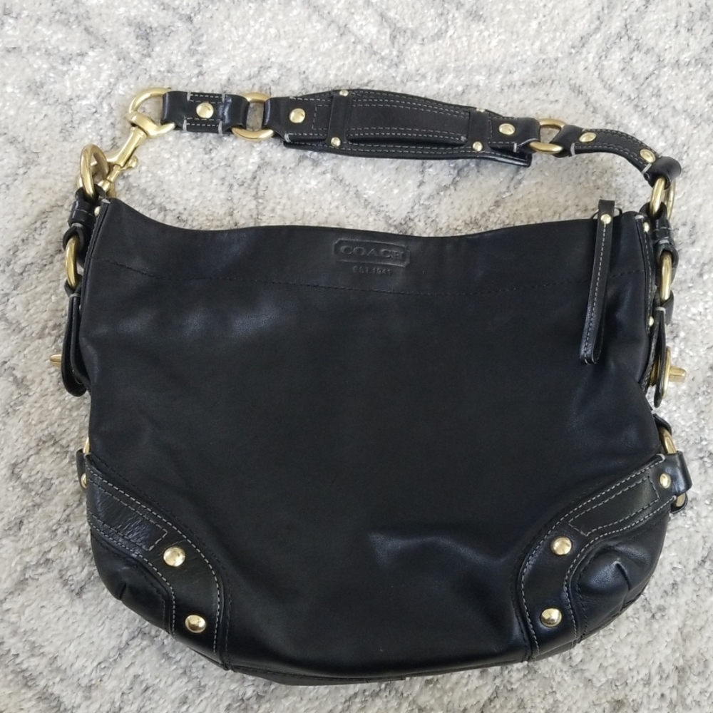 Coach black leather shoulder bag.